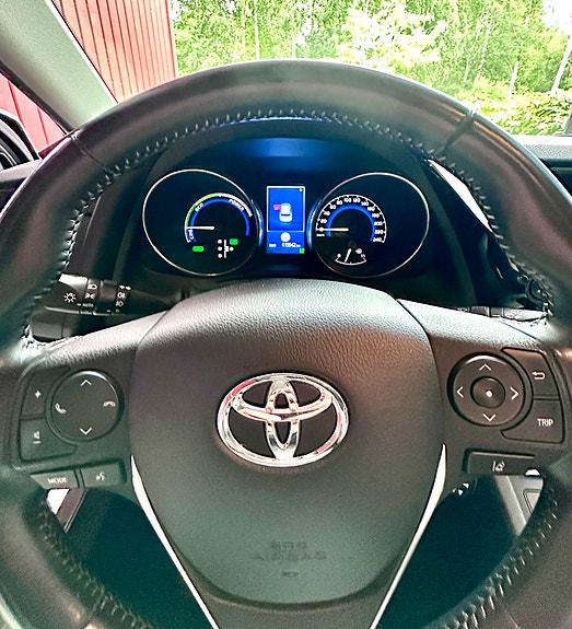 Toyota Auris 7 of 14