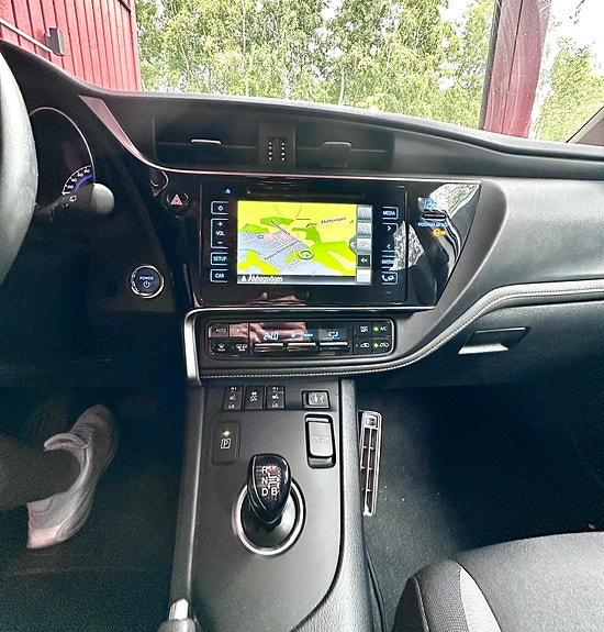 Toyota Auris 9 of 14