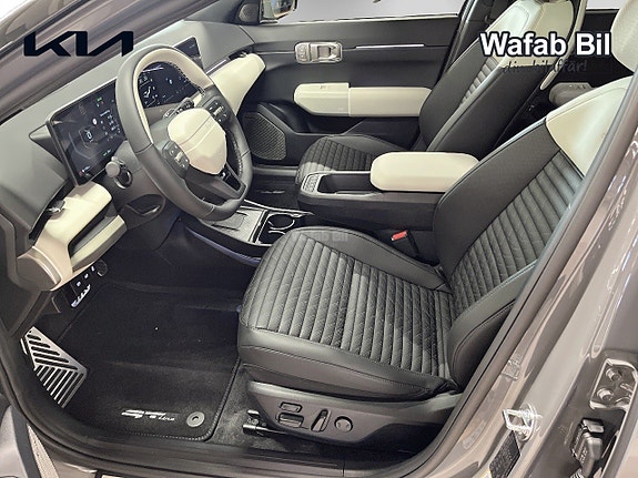 Kia EV4 8 of 17