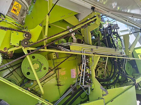 Claas Lexion 410 skördetröska 11 of 12