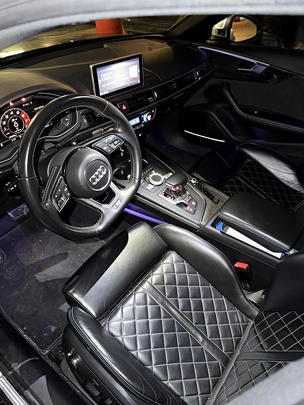 Audi S4 3 of 5