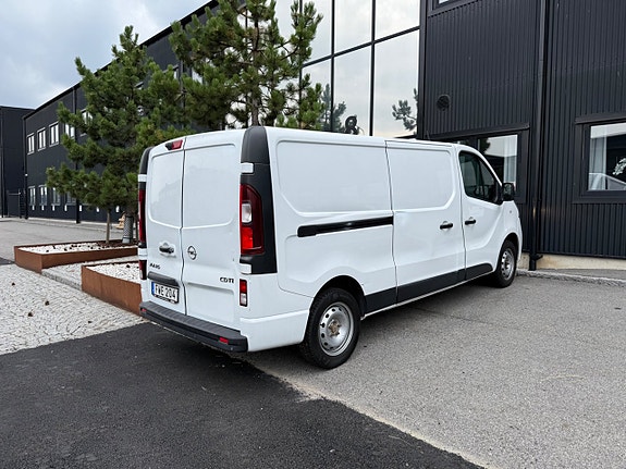 Opel Vivaro 7 of 16
