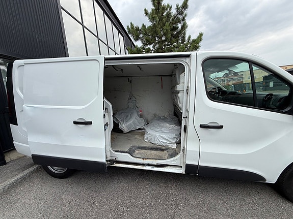 Opel Vivaro 8 of 16
