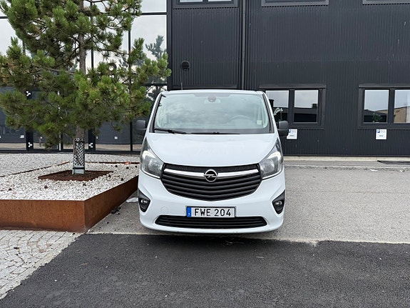 Opel Vivaro 5 of 5