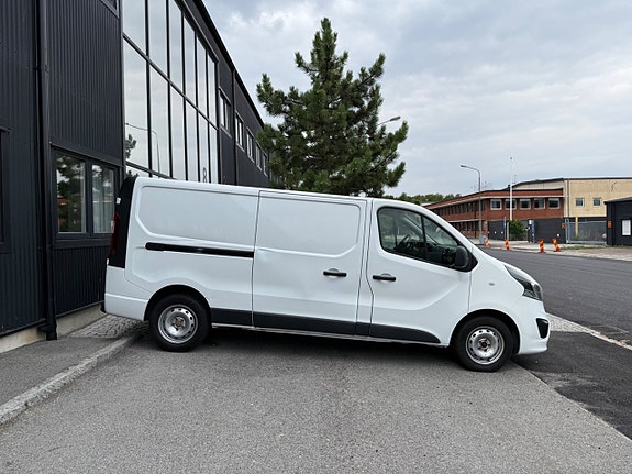 Opel Vivaro 2 of 5