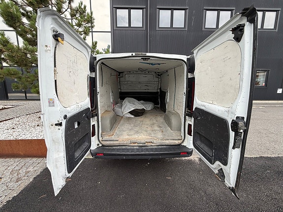 Opel Vivaro 9 of 16