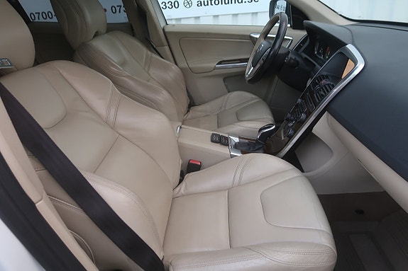 Volvo XC60 8 of 27
