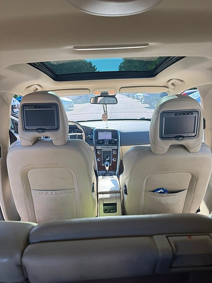 Volvo XC60 13 of 27