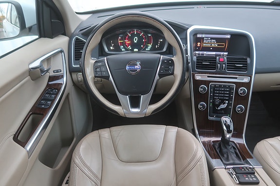 Volvo XC60 7 of 27