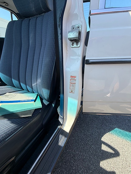 Mercedes-Benz 230 E 11 of 14