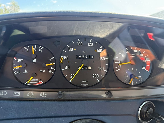 Mercedes-Benz 230 E 14 of 14