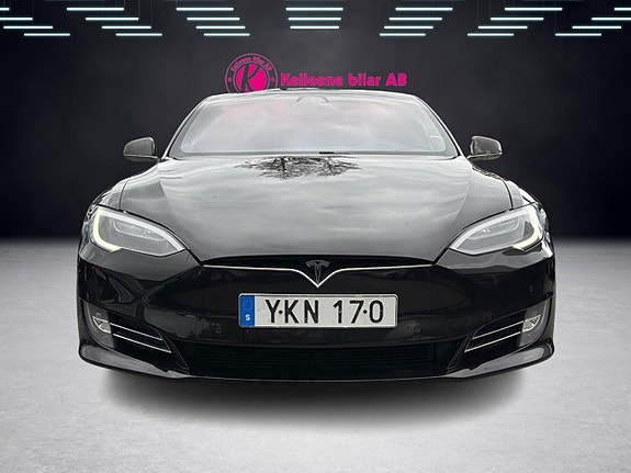 Tesla Model S 3 of 5