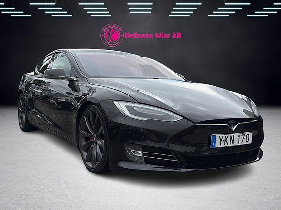 Tesla Model S 4 of 5