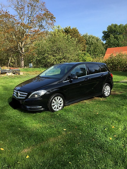 Mercedes-Benz B180 4 of 5