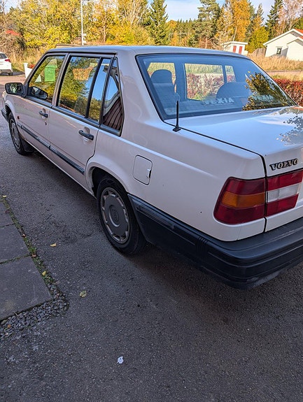 Volvo 940 2 of 5