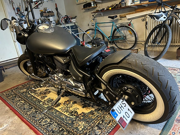 Yamaha XVS1100A 2 of 4