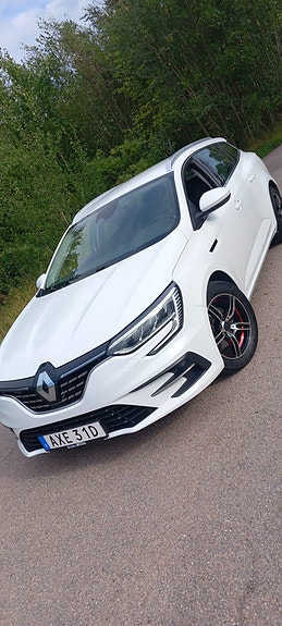 Renault Megane IV 3 of 4