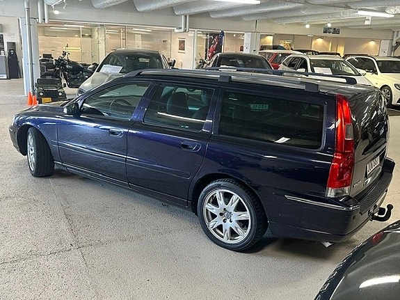 Volvo V70 4 of 9