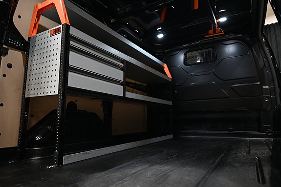 Ford Transit Custom 13 of 30