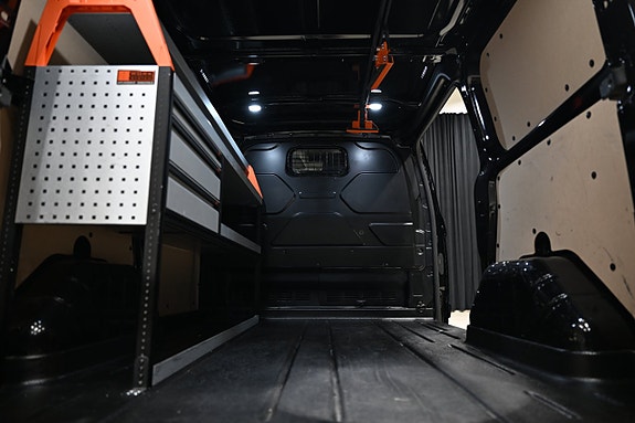 Ford Transit Custom 11 of 30