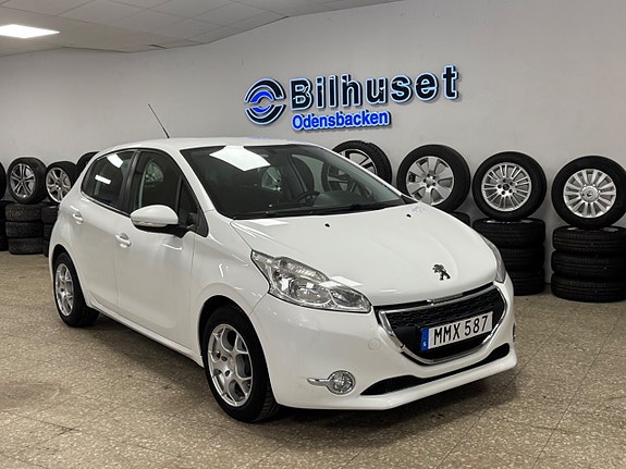 Peugeot 208 12 of 17