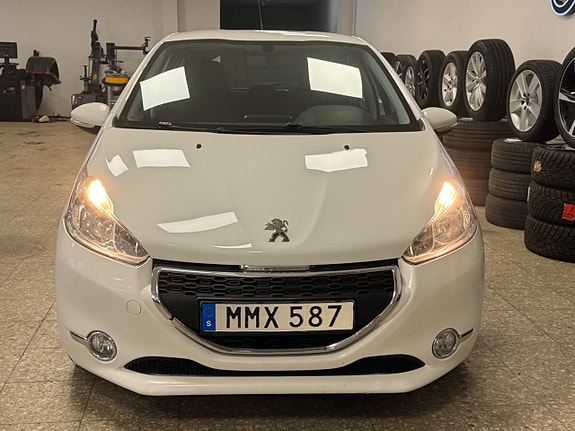 Peugeot 208 5 of 5