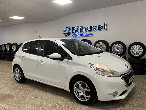Peugeot 208 11 of 17