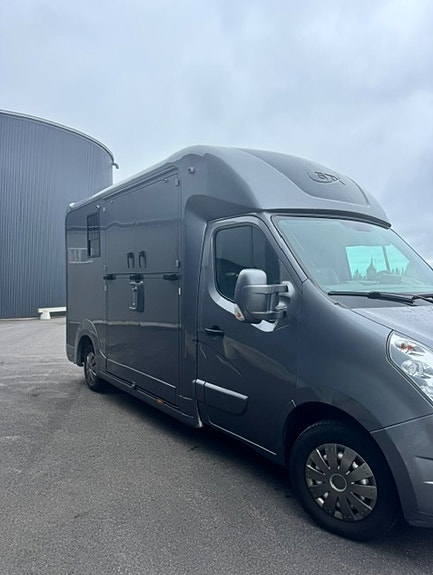 Renault STX- B korts lastbil Renault Master 2 of 8