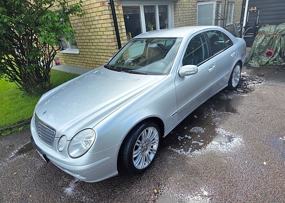Mercedes-Benz E280 5 of 5