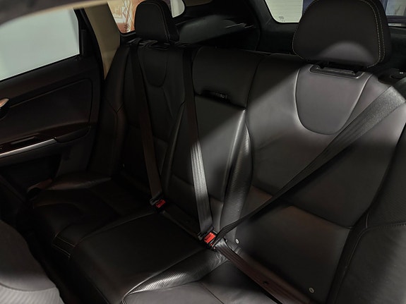 Volvo XC60 21 of 30