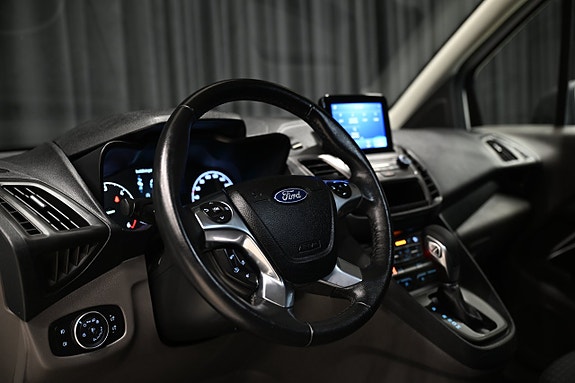 Ford Transit Connect 13 of 28