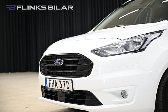 Ford Transit Connect 8 of 28