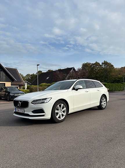 Volvo V90 2 of 6