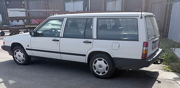 Volvo 940 2 of 3