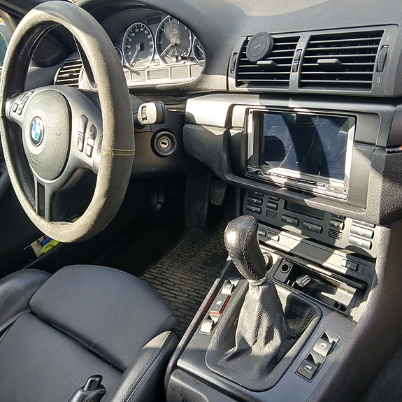 BMW 318i 5 of 5