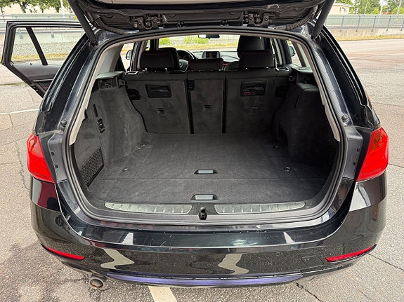 BMW 320d 13 of 15