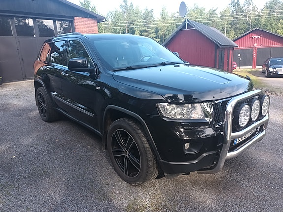 Jeep Grand Cherokee 2 of 5