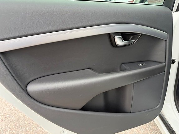 Volvo V70 16 of 30