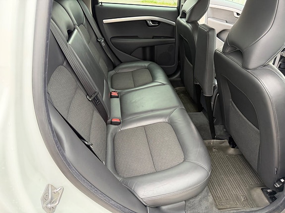 Volvo V70 17 of 30