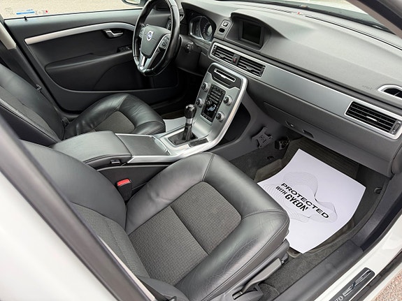 Volvo V70 20 of 30