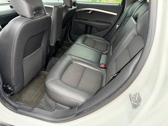 Volvo V70 15 of 30