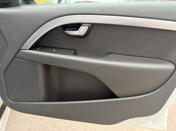 Volvo V70 19 of 30