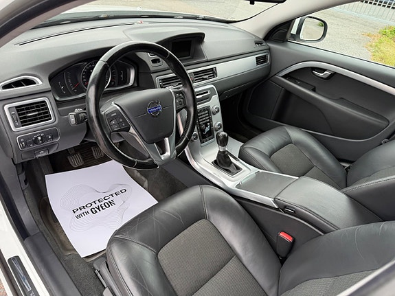 Volvo V70 11 of 30