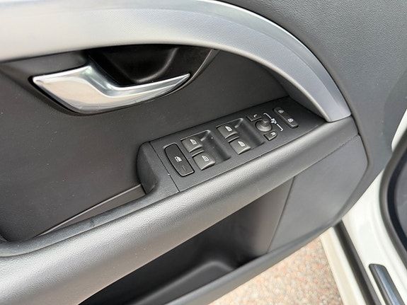 Volvo V70 12 of 30