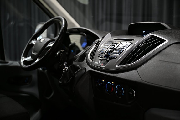 Ford Transit 23 of 25