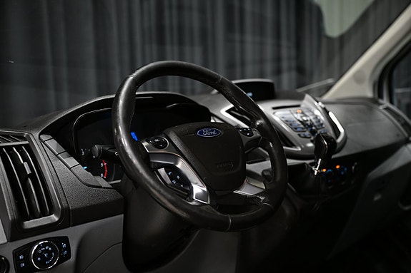 Ford Transit 21 of 25
