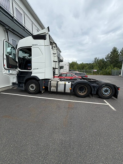 Volvo FH 500 TC 2 of 5