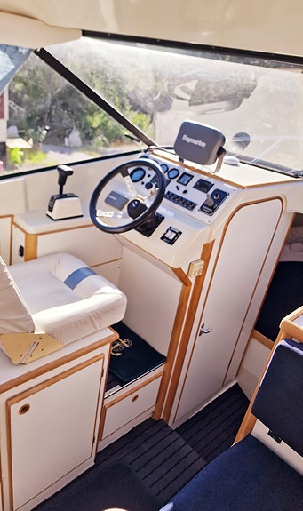Coronet 280 Fly 8 of 21