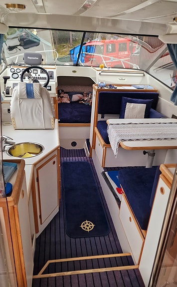 Coronet 280 Fly 7 of 21
