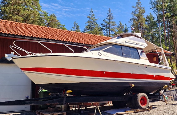 Coronet 280 Fly 3 of 5